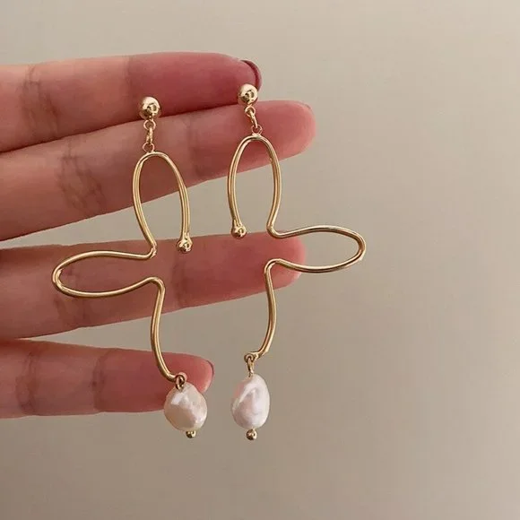 INS Style Metal Lines Flowers Freshwater Pearl Pendant Earrings - Picture 6 of 6